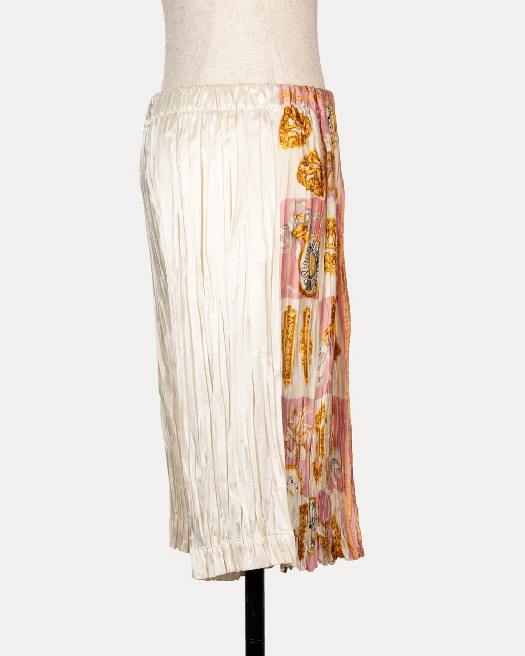 ”pleated” Vintage Scarf Shorts