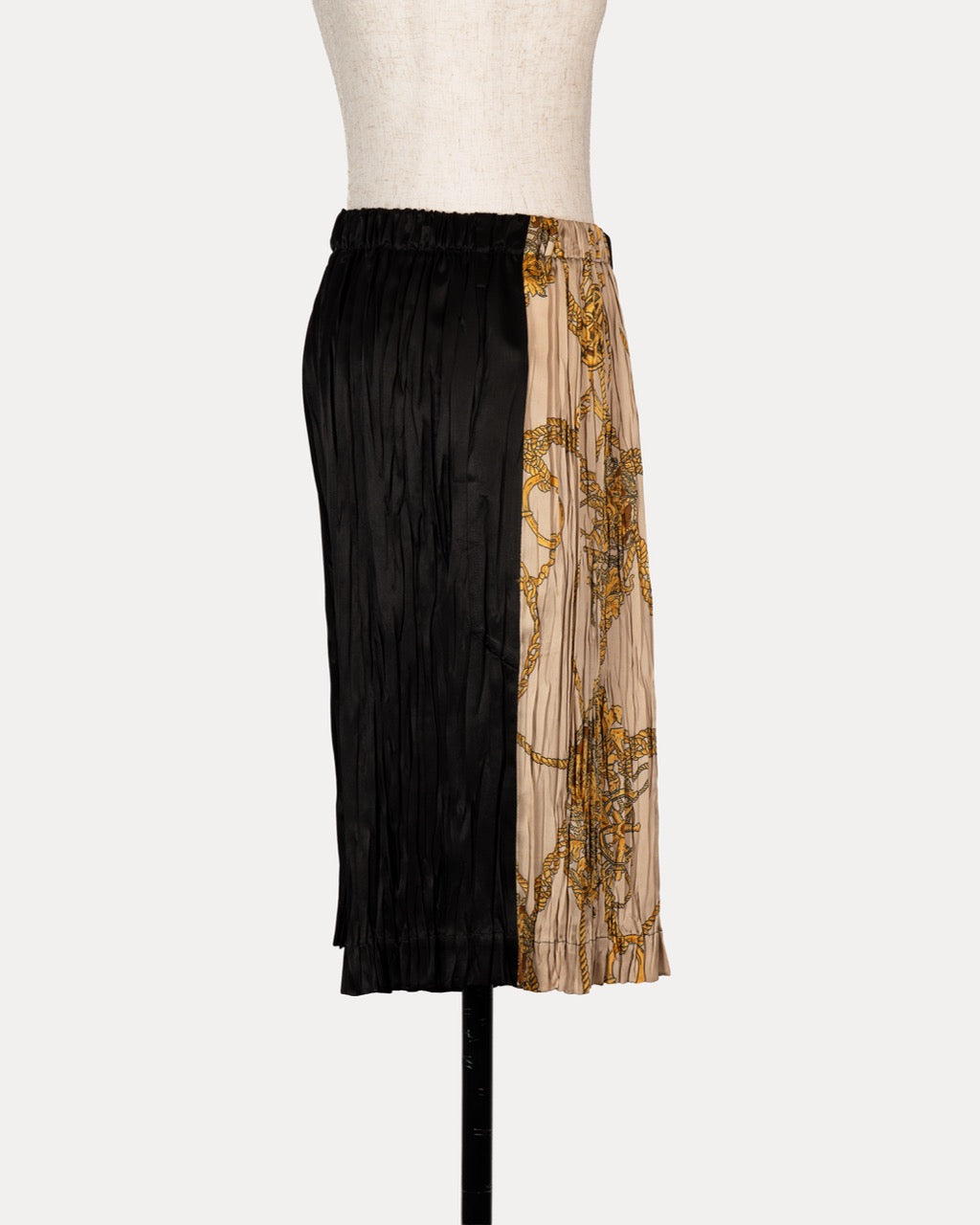 ”pleated” Vintage Scarf Shorts