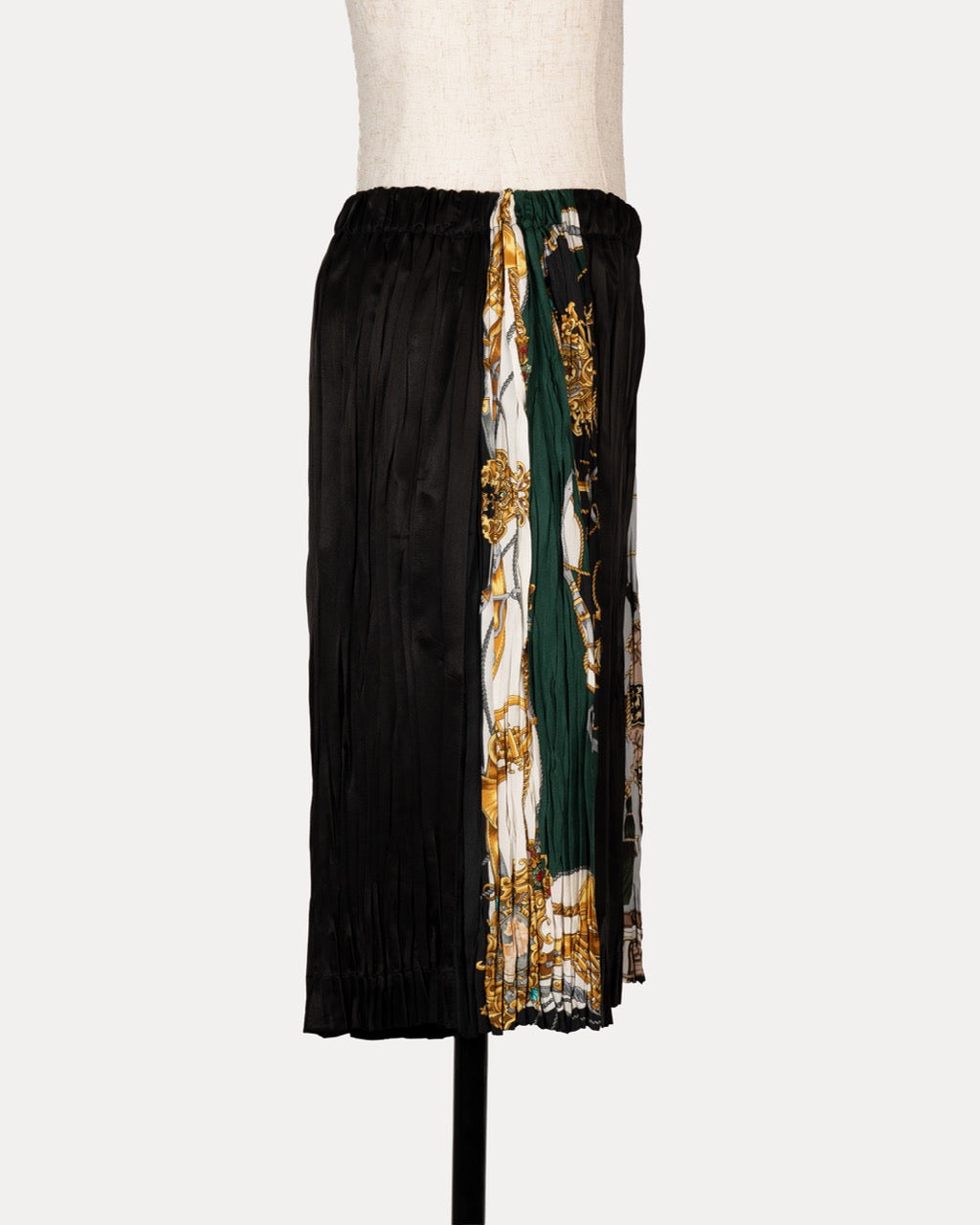 ”pleated” Vintage Scarf Shorts