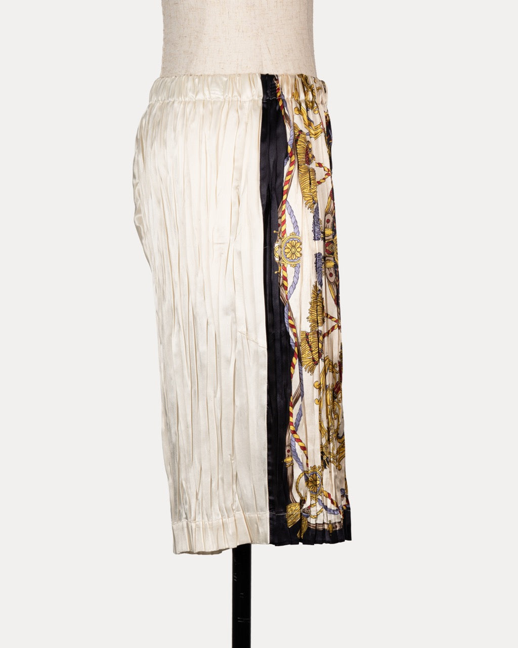”pleated” Vintage Scarf Shorts